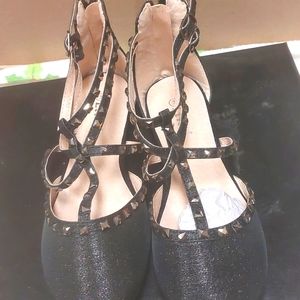 Girls dress shoes ( size‎ 3)